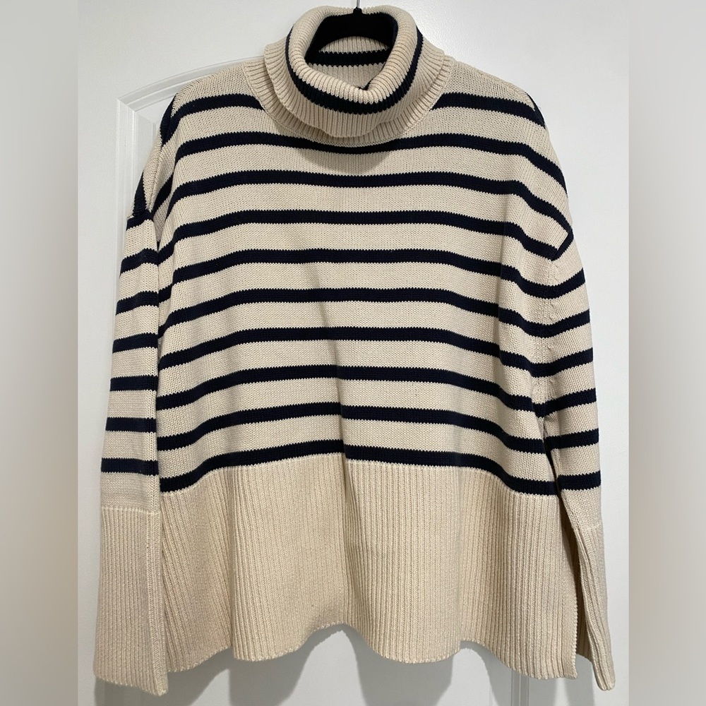 GAP// Turtleneck Knit Sweater